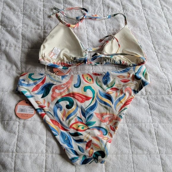 NWT B. Swim Sicilian Swirl Bermuda Triangle Top and Austin Bikini Bottom Medium - Picture 3 of 4